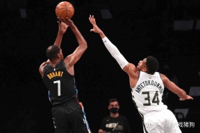 爱游戏- 雄鹿不愿放弃字母哥和利拉德组合 