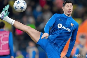 爱游戏体育-莱万多夫斯基迎来十赛季高光表现，中国队球迷沸腾！的简单介绍